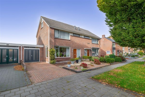 Te koop: Sfeervolle 2/1kapwoning met garage en 4 slaapkamers !